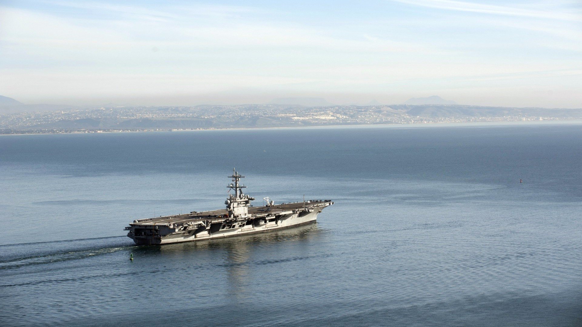 湖人赛前动员现场照片曝光充满斗志，湖人出场超燃